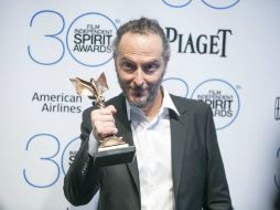 Lubezki posa con su trofeo por Mejor Fotografía en 'Birdman'. AFP / A. Sánchez