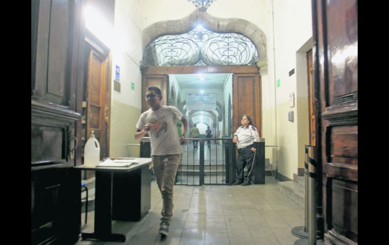 Preparatoria de Jalisco.  En el turno nocturno no hay alumnos de primero, tercero ni quinto semestres. EL INFORMADOR / A. Hinojosa