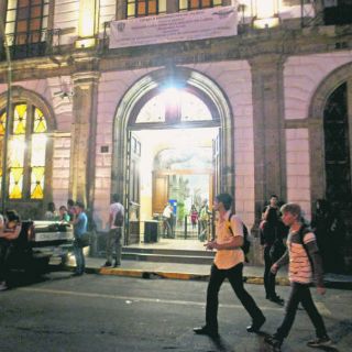 Agonizan las preparatorias nocturnas