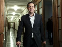 El primer ministro en el parlamento, Alexis Tsipras, anuncia el reclamo del préstamo forzoso que Grecia le dio a Alemania nazi. AP / K. Baltas