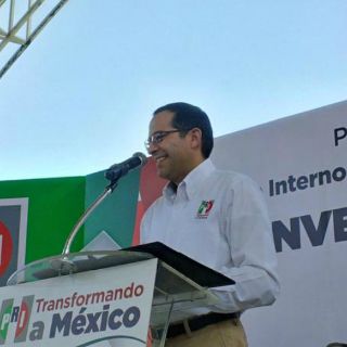 El PRI y PAN oficializan sus candidatos para Colima