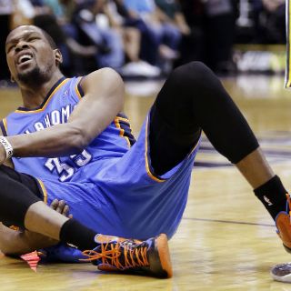 Kevin Durant vuelve a pasar por el quirófano y será baja indefinida
