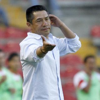 Ignacio Ambriz deja de ser DT de Querétaro