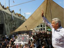 ''Estoy seguro de que Morena va a triunfar en las próximas elecciones y sin duda en el 2018 [...] la tercera es la vencida'', dice. FACEBOOK / Andrés Manuel López Obrador