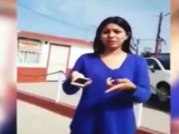 Entre la discusión, la mujer llama ''gatos'' a los agentes viales, así como también les señaló que es residente americana y doctora. ESPECIAL / SUN