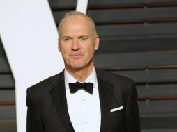 En el video el protagonista de 'Birdman' guarda el papel en su saco mientras todos aplauden al ganador de Mejor Actor. AP / E. Agostini