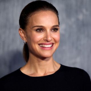 Captan a Natalie Portman sin maquillaje