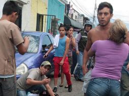 Un adolescente de 14 años recibió un disparo durante una marcha contra Nicolás Maduro. AFP / G. Castellano