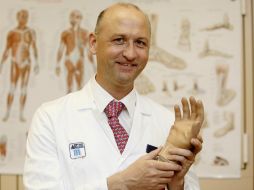 La técnica fue desarrollada por el profesor Oskar Aszmann, de la universidad de Viena. AFP / D. Nagl