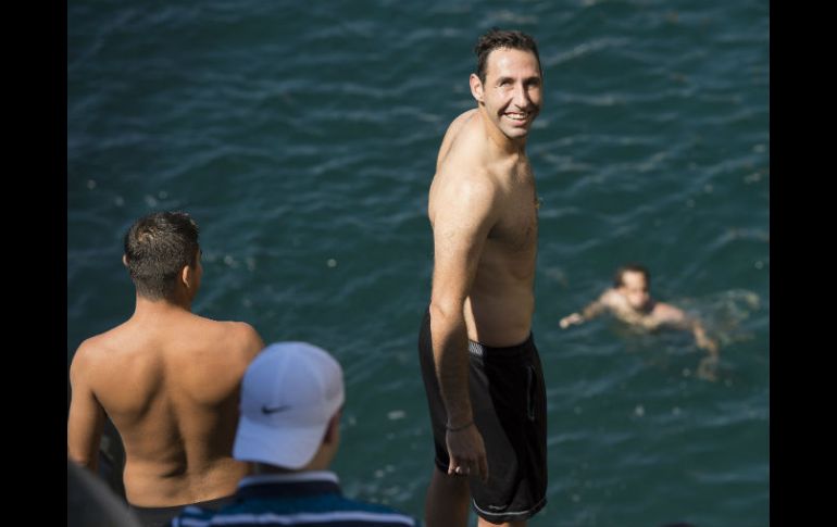 Santiago González disfrutó el lunes pasado de La Quebrada, previo a su debut. MEXSPORT / D. Leah