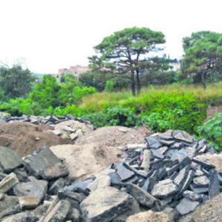 Robles promete sanear tiradero de escombro ilegal en Zapopan