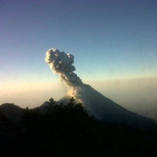 El Volcán de Colima registra dos exhalaciones