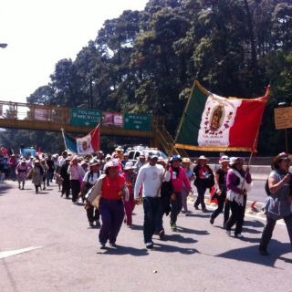 Llegan peregrinos a la Basílica por procesión anual