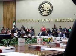 La posposición de este acuerdo por parte del INE había generado molestia entre siete partidos de la oposición. SUN / A. Hernández