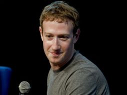 El creador de Facebook estará disponible para responder preguntar y escuchar mejoras. AFP / ARCHIVO