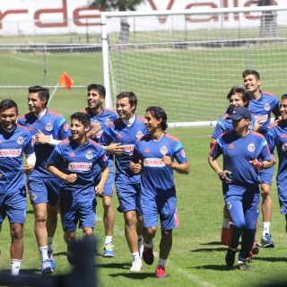 Néstor Vidrio destaca competencia interna en Chivas