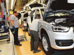 La fabricación de autopartes, carrocerías y remolques sumó mil 907 millones de dólares, también un nivel récord. ARCHIVO EL FINANCIERO  /