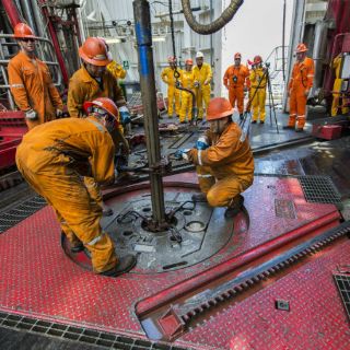 Comienza el desplome de los ingresos petroleros