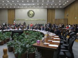 El INE destaca que su presidente Lorenzo Córdova confía en que en breve el consejo general regrese a la normalidad. NTX / C. Pereda