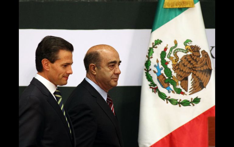 Murillo Karam insiste en que hay suficientes pruebas para poder hilar los hechos desde el principio. EFE / A. Cruz