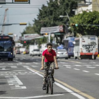 Cierre de la Avenida Alcalde colapsa tráfico en Federalismo