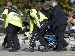 El servicio médico de emergencia llega poco después del incidente. AP / ARCHIVO