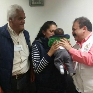 Regresa bebé que fue atendido en EU por explosión