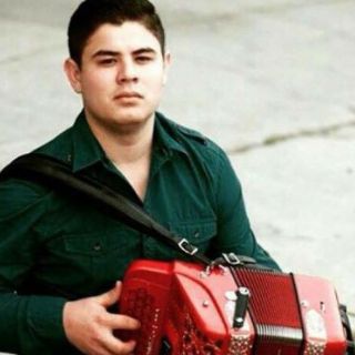 Identifican arma que se usó contra el cantante Alfredo Olivas