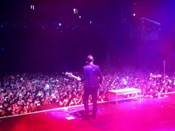 La banda logra que la audiencia brinque, grite y coreé cada uno de sus éxitos. TWITTER / @PanicAtTheDisco