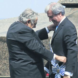 Tabaré asume en Uruguay; dará prioridad a educación y salud