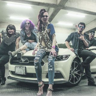 Sátira rockera la Campuzano y Kenny