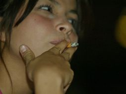 Falta de aire, agotamiento y dolor de cabeza son los síntomas que presentan los fumadores y los intoxicados por monóxido de carbono. EL INFORMADOR / ARCHIVO