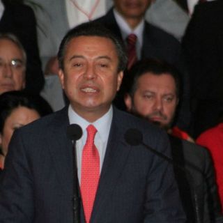 Carmen Salinas, con herencia genética priista, dice Camacho