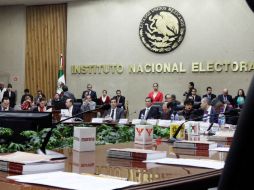 Los miembros del sol azteca habían dejado la mesa del Consejo protestando que el INE actuaba a favor del PRI y del PVEM. SUN / ARCHIVO