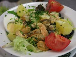 Cada persona es diferente, por lo que seguir una dieta alimenticia que aparece en una revista no siempre funciona. EFE / ARCHIVO