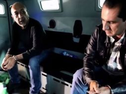 Difunden toma de huellas da 'La Tuta' y su hermano conversan mientras son llevados al hangar de la PGR.ctilares de 'La Tuta' YOUTUBE /