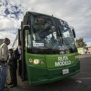 Operan pantallas informativas en 15 paraderos del transporte público