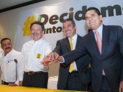 En Morelia, Navarrete Ruiz presentó al senador, Raúl Morón, como candidato a la presidencia de la ciudad. TWITTER / @Navarretecarlos