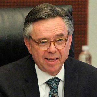 Medina Mora une a todos... en su contra