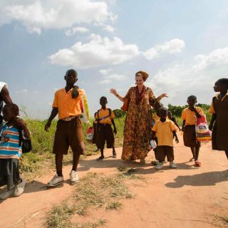 De Vogue a una choza de barro en Ghana: Lisa Lovatt-Smith