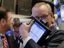 La pérdida se dio entre temores del mercado sobre la posibilidad de que esté más próxima una subida en las tasas de interés. AP / R. Drew