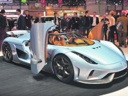 Koenigsegg Regera. Este deportivo de altos vuelos y propulsión híbrida es capaz de desarrollar hasta mil 500 HP. ESPECIAL / Agencias
