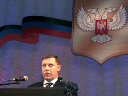 El dirigente de la república de Donetsk, Alexandr Zajárchenko, declara que Kiev aún no ha cumplido con el acuerdo de retirar las armas. EFE / ARCHIVO