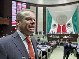 Escobar y Vega asegura que ningún otro partido ha puesto en práctica la nueva fórmula legal de informar a la población. SUN / J. Boites