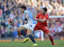 Rudy Gestede y Emre Can en acción en los cuartos de final de la Copa de Inglaterra. EFE / P. Powell