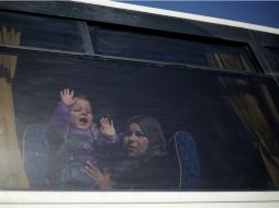 Miles de familas palestinas y egipcias buscan cruzar a su país vecino para tratamientos médicos, negocios, o fines educativos. AFP / S. Khatib