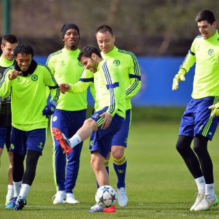 Chelsea y Bayern buscan evitar hazañas en Champions