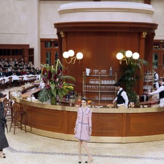 Karl Lagerfeld presenta su nueva colección de Chanel