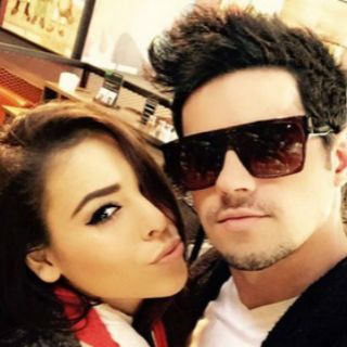 Captan a novio de Danna Paola con otra mujer