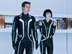 'Tron: El Legado' tuvo a Garrett Hedlund y Olivia Wilde como protagonistas. ESPECIAL / Walt Disney Studios
